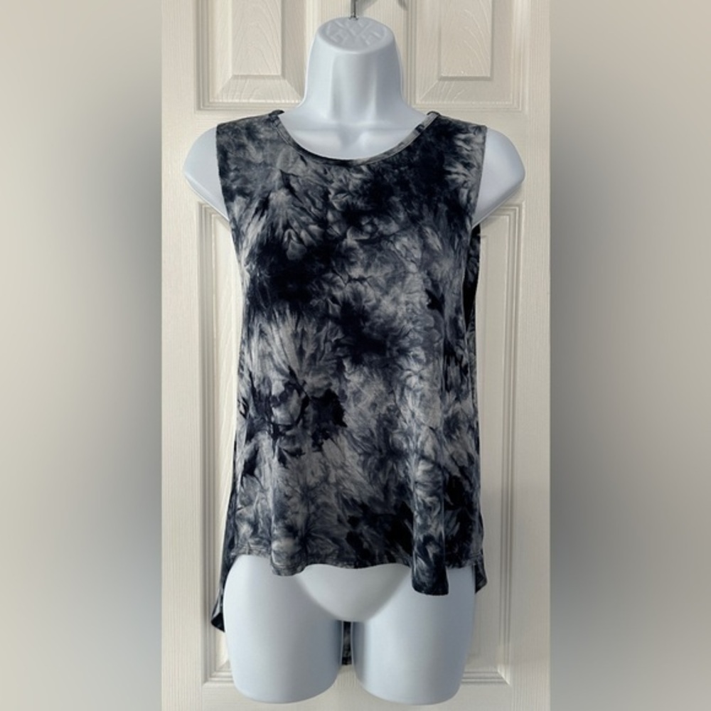 Love Republic Tie-Dye Cutout Back Sleeveless Tank Top Size Small
